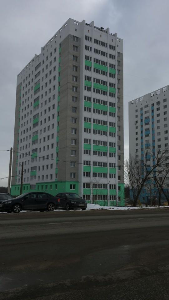 Квартира в новом кирпичном доме с индивидуальной крышной котельной.
Качественный ремонт из дорогостоящих материалов. Отличная планировка. Шикарный вид на город.
Обустроенная детская площадка. Во дворе детский сад - ясли на 105 мест.
Хорошая транспортная доступность, до центра города - 10 минут.
Мага